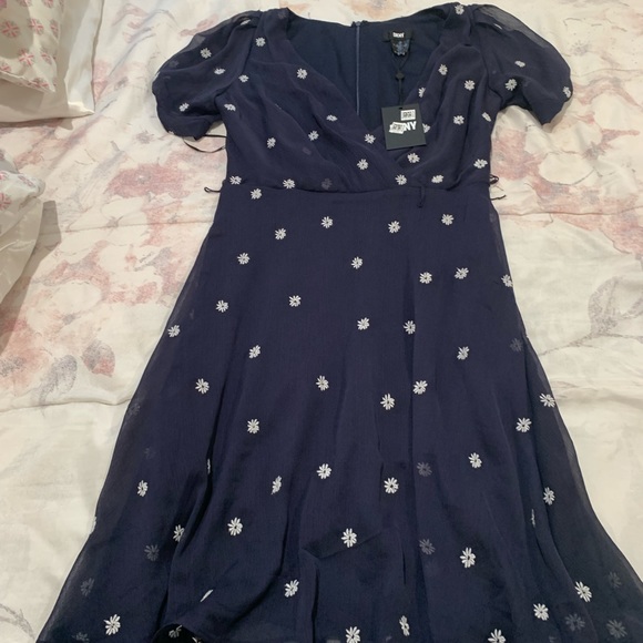 New with tag - Picture 2 of 2